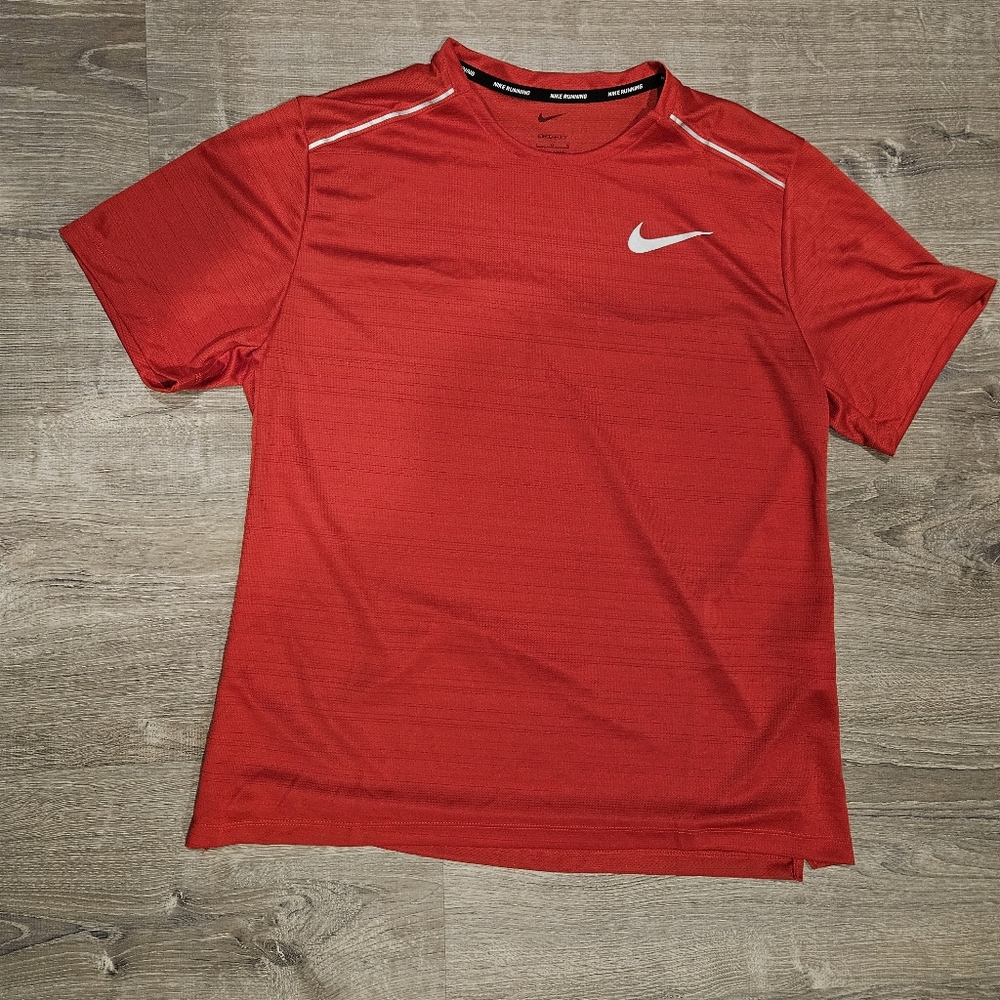 Nike Men's Vibrant Red Short Sleeve Tee